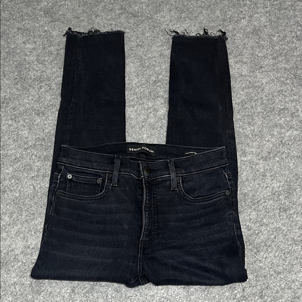 Denim Forum Nico Mid Rise Skinny Crop Black Frayed Hem Jeans